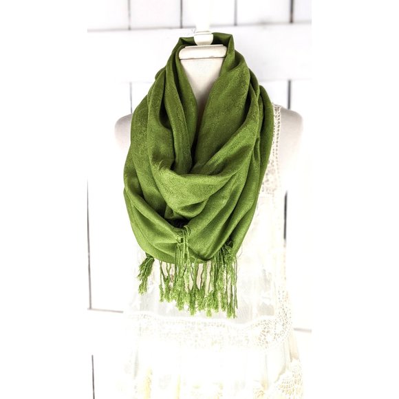 Green paisley pashmina tassel fringe infinity loop scarf - Picture 6 of 6